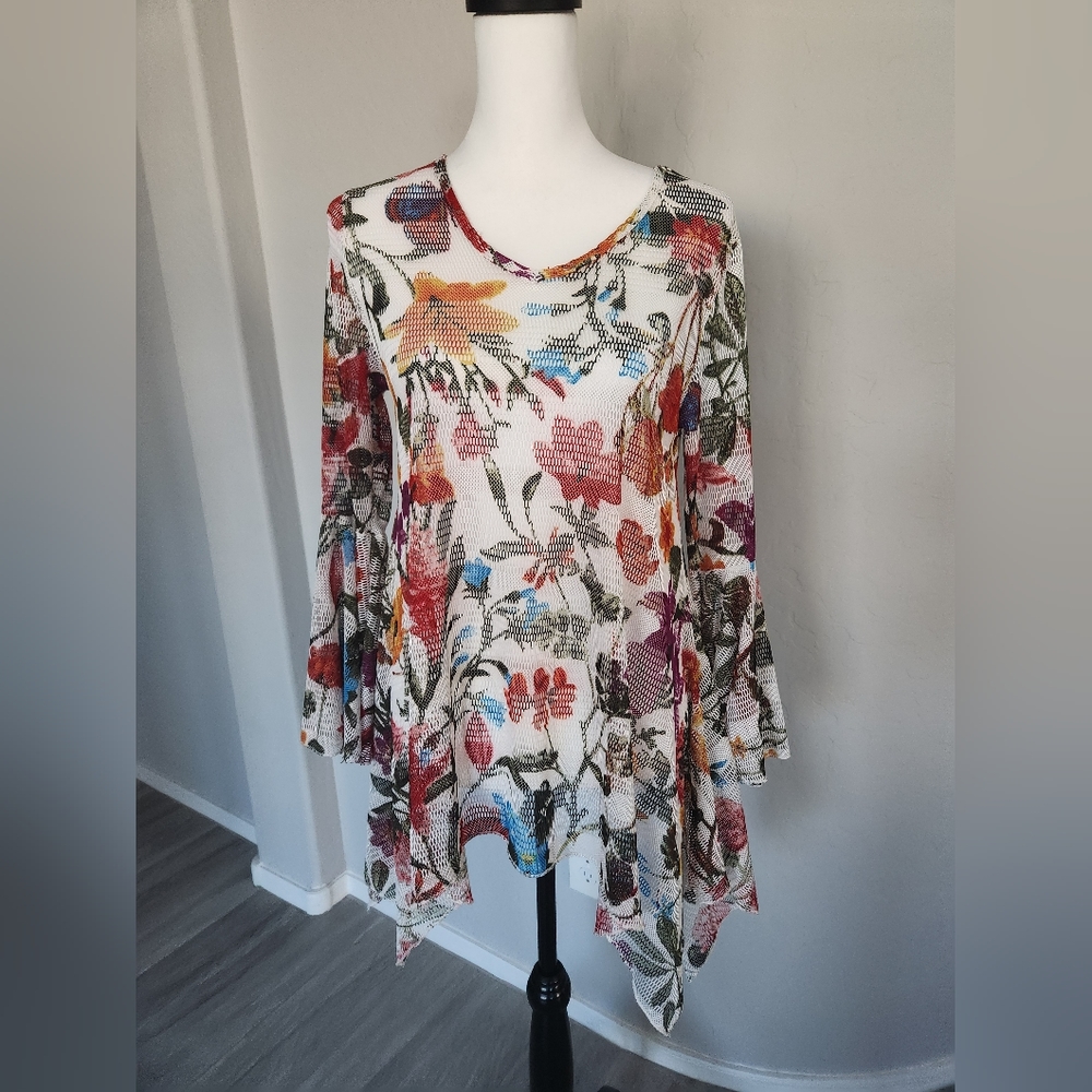 Dor Dor Couture Asymmetrical Hem Open Knit Mesh Floral Bell Sleeve Tunic Sz S